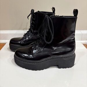 Jeffrey Campbell Black Patent Combat Boots Size 9M Platform Lace Up Goth Grunge